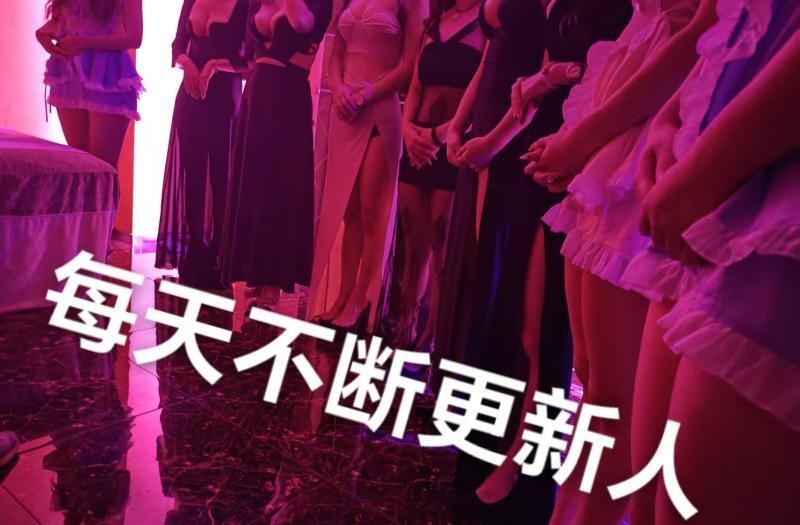 闵行大奶选妃淫乱基地