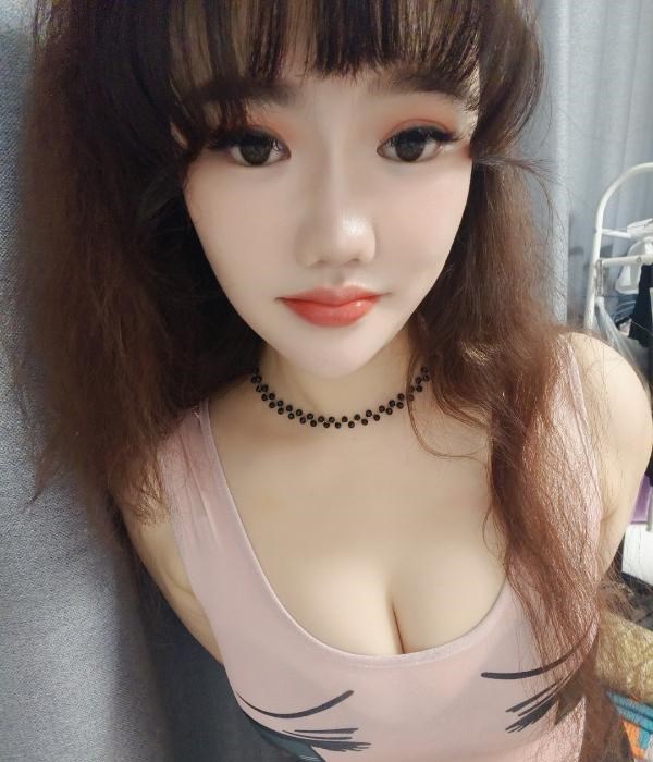 技术不错的巨乳妹