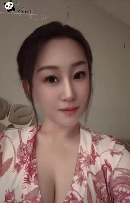 拉丝水床少妇琪琪