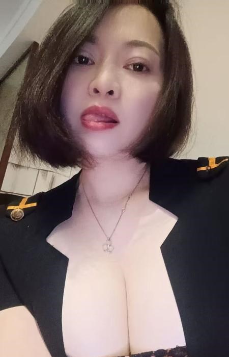 E奶少妇夏沫