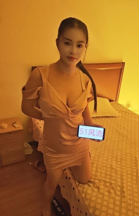 丰满紧致性价比骚妇