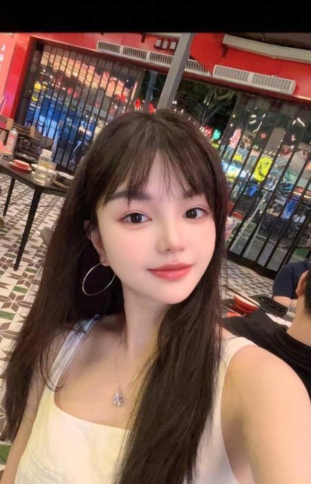 清纯颜值身材好老师