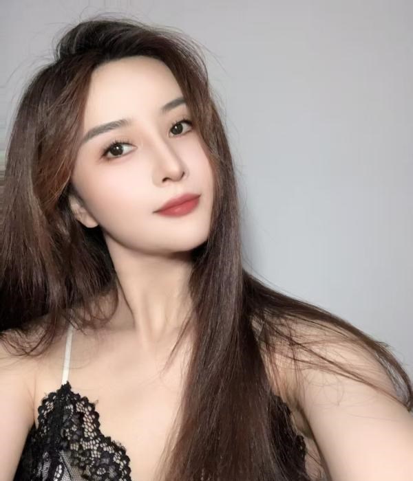 完美模特洛伊