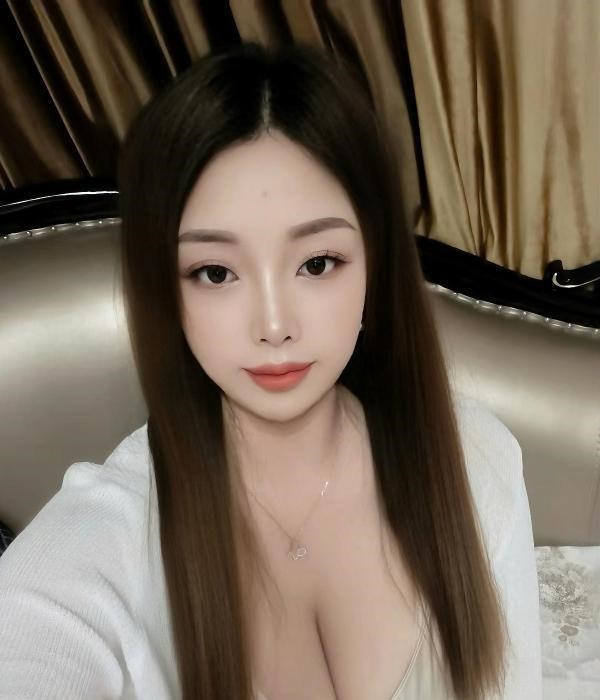 武进大胸小美女
