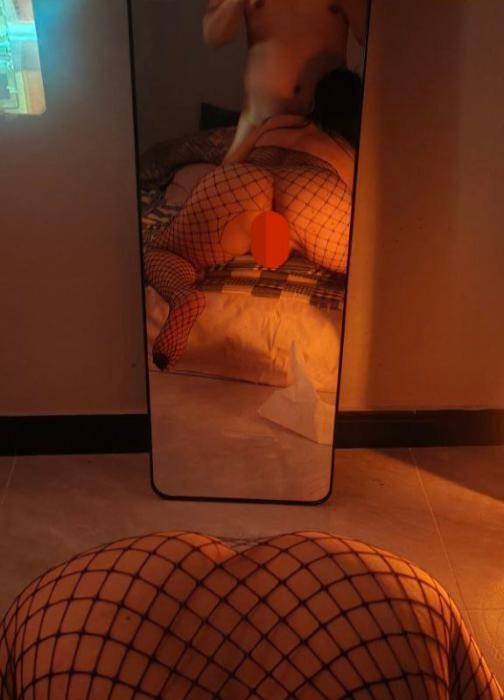 东郊翘臀叶子