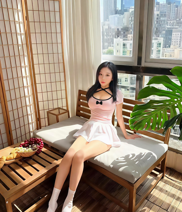 性感丰满中韩混血小小