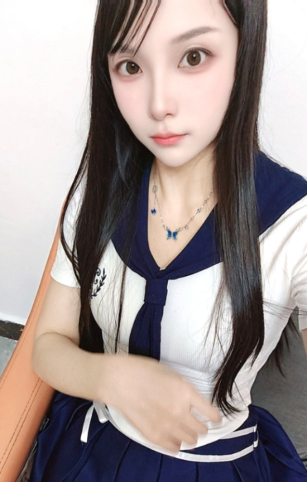 钟爱白云奶妈少妇