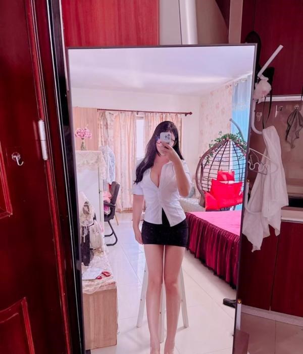 大胸肥臀骚晴儿