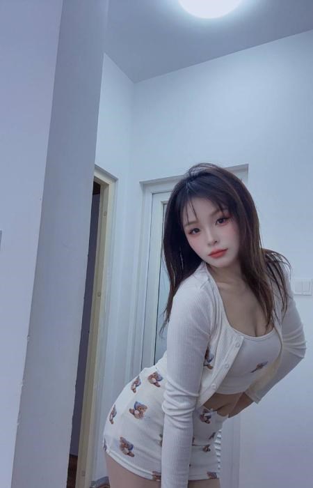 天河翘臀御姐小鱼