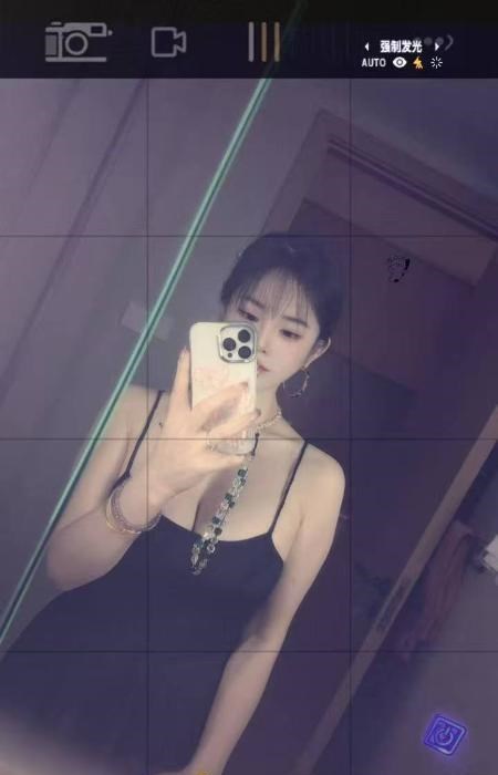 尹山湖骚穴御姐