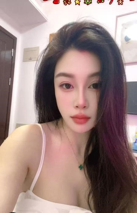 服务系美女妮儿
