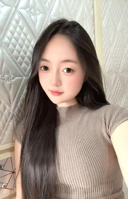 颜射口爆好身材嫩妹