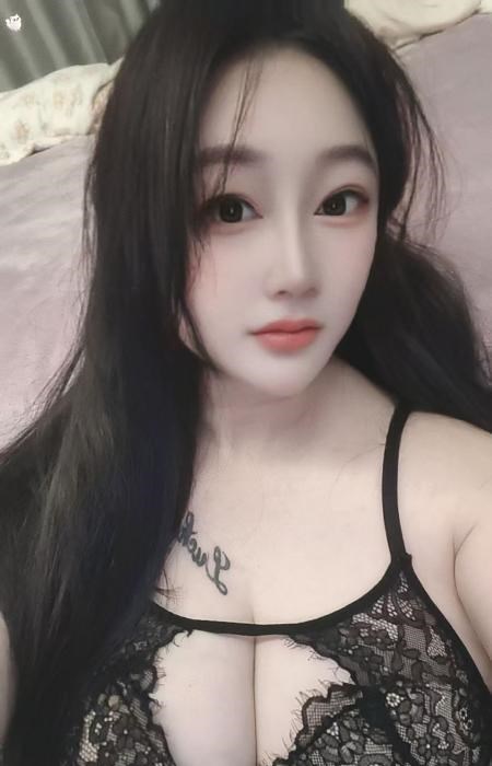 大胸潮喷骚妖精
