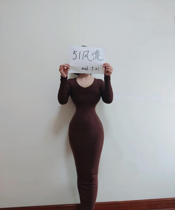 翘臀骚女米酥