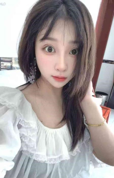 个人自聊D奶雪雪