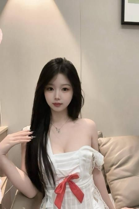 长腿服务热情颜值嫩妹