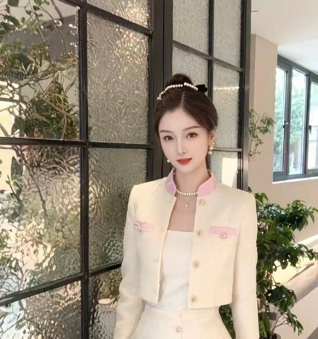 极品长腿大胸美女