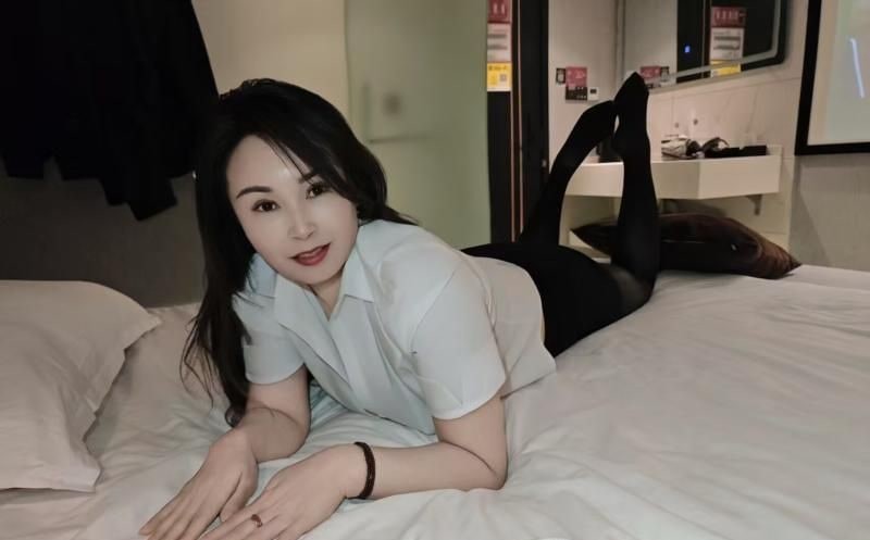 开福制服装风骚少妇