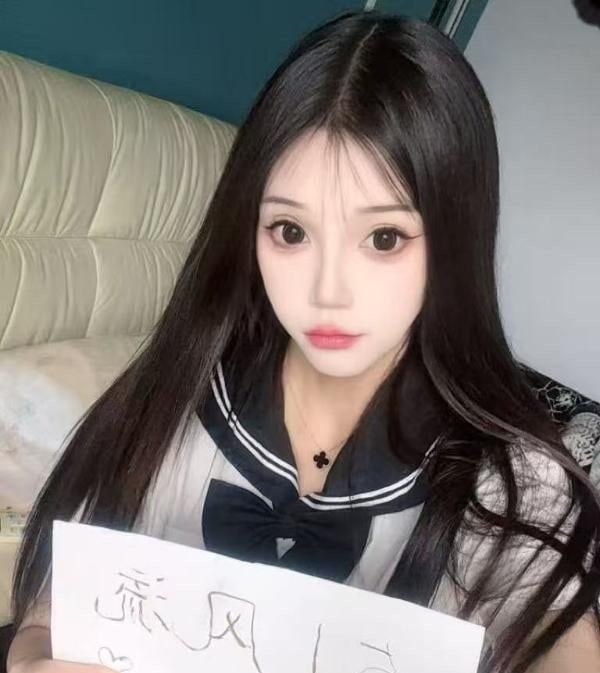有颜有身材的兼职小妹