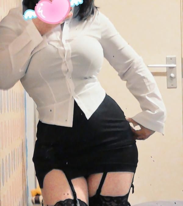 肥臀巨乳小酒