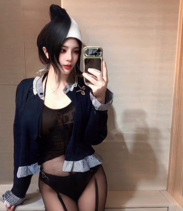 身材棒棒的美女老师