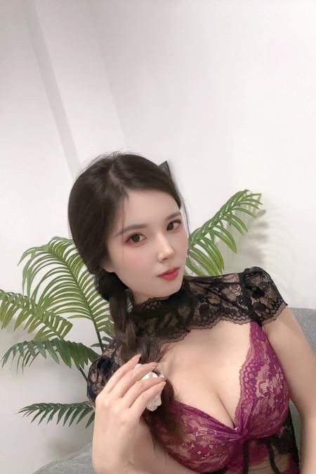 颜值大胸身材美美
