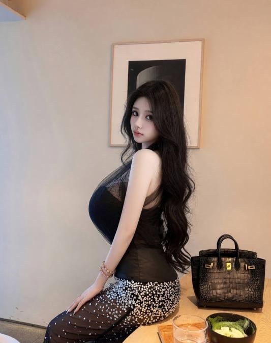 巨乳G奶颜值蜜蜜老师 图片 4