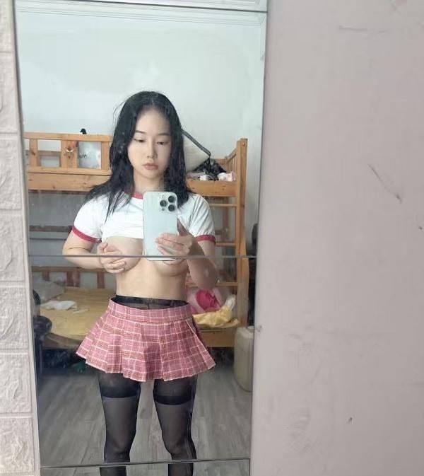 洪山天然大奶骚货 图片 2