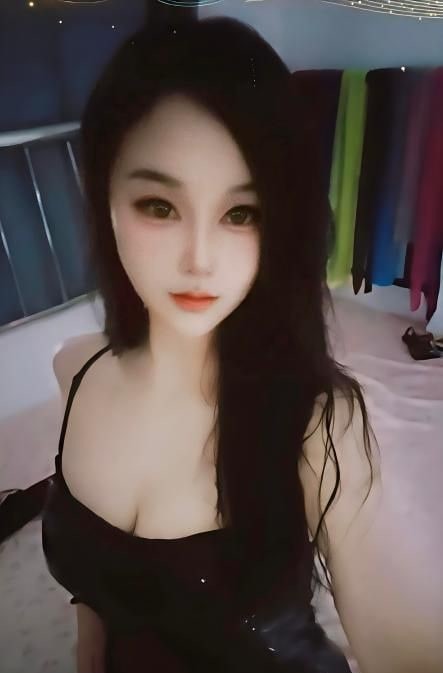 黑丝SM女王足交诱惑