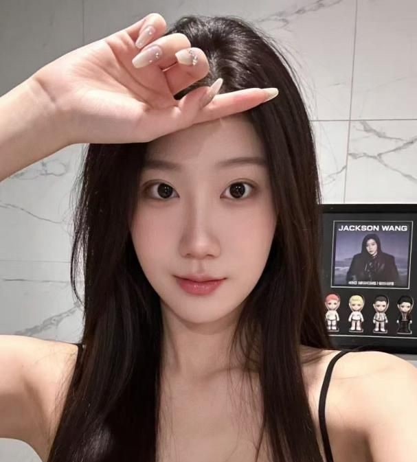 在校兼职嫩妹大长腿